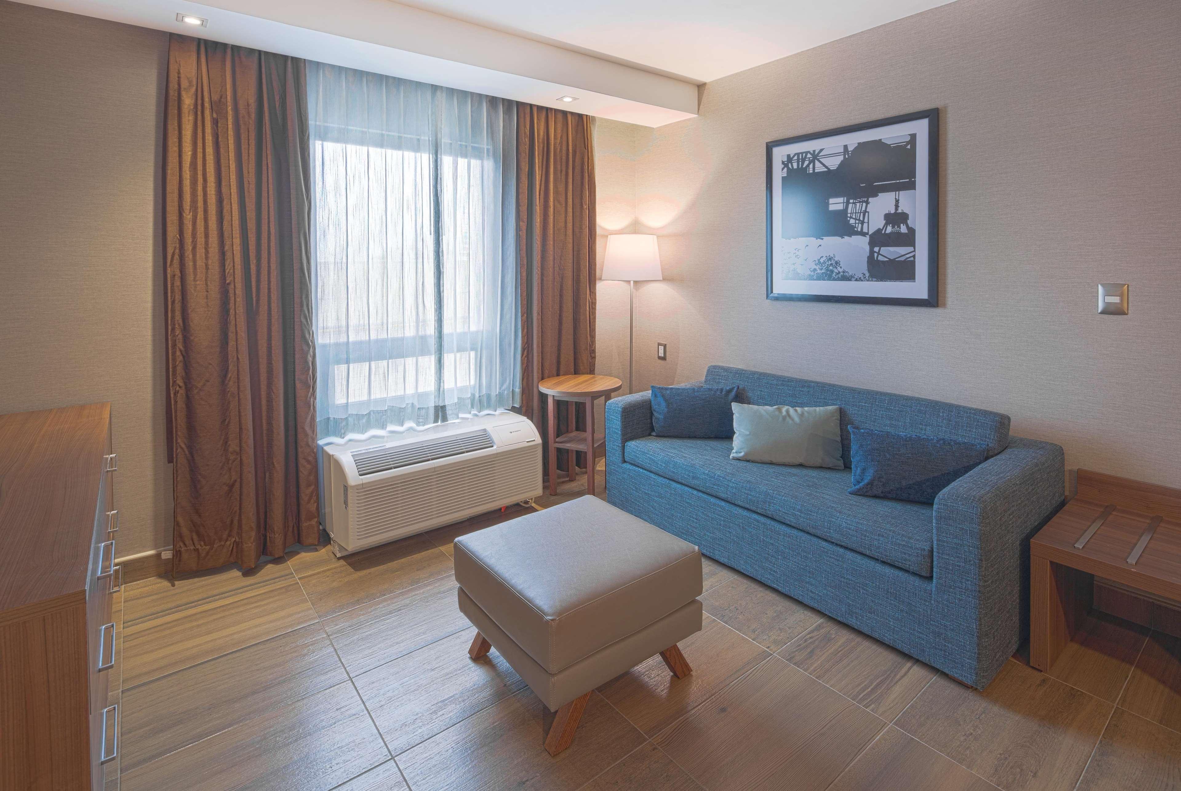Hampton By Hilton Monterrey Galerias Obispado Экстерьер фото