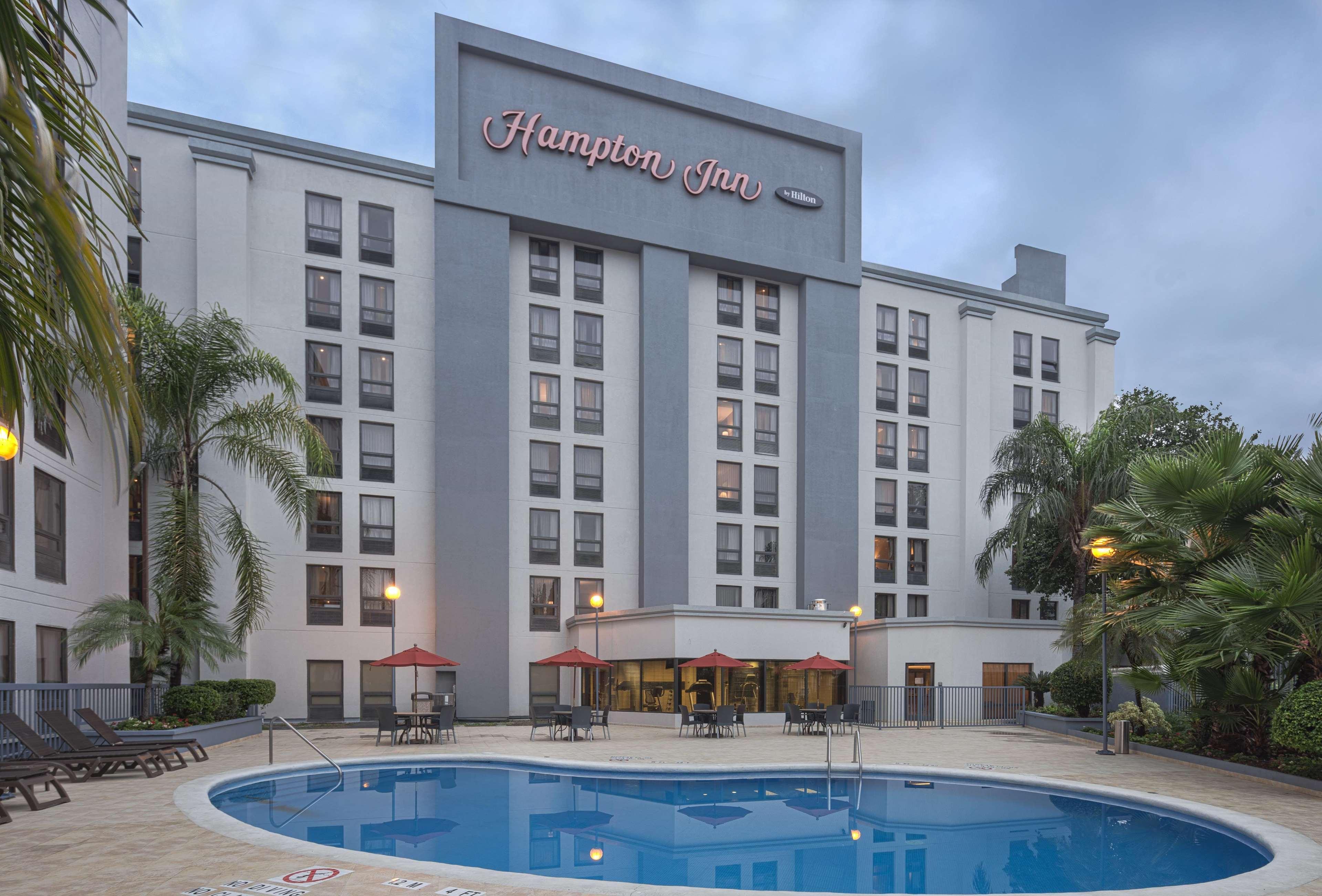Hampton By Hilton Monterrey Galerias Obispado Экстерьер фото