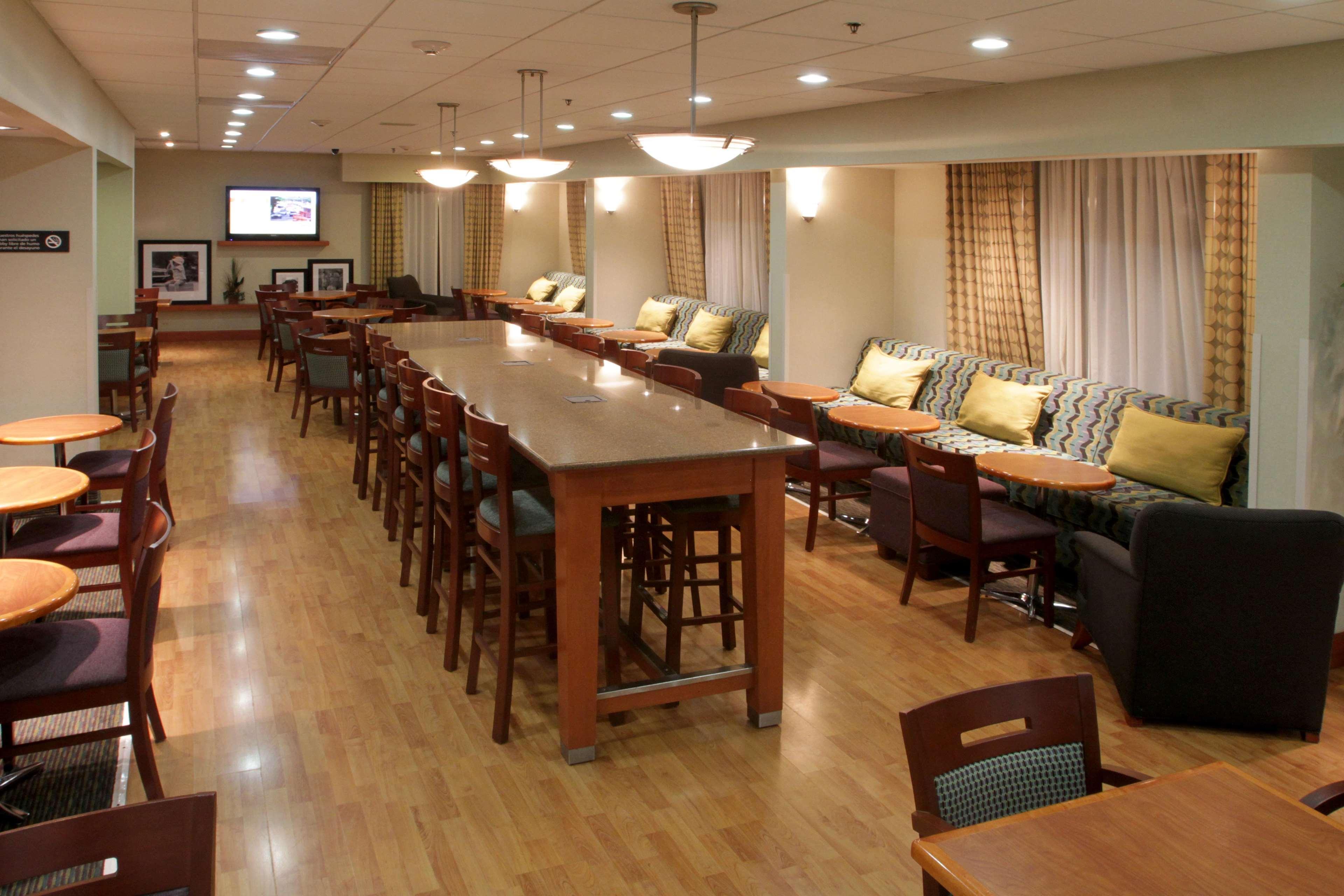 Hampton By Hilton Monterrey Galerias Obispado Экстерьер фото