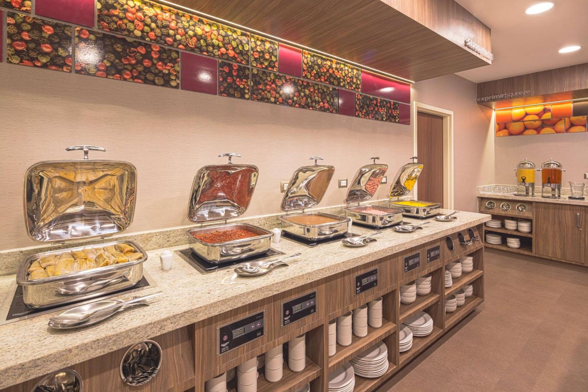 Hampton By Hilton Monterrey Galerias Obispado Экстерьер фото