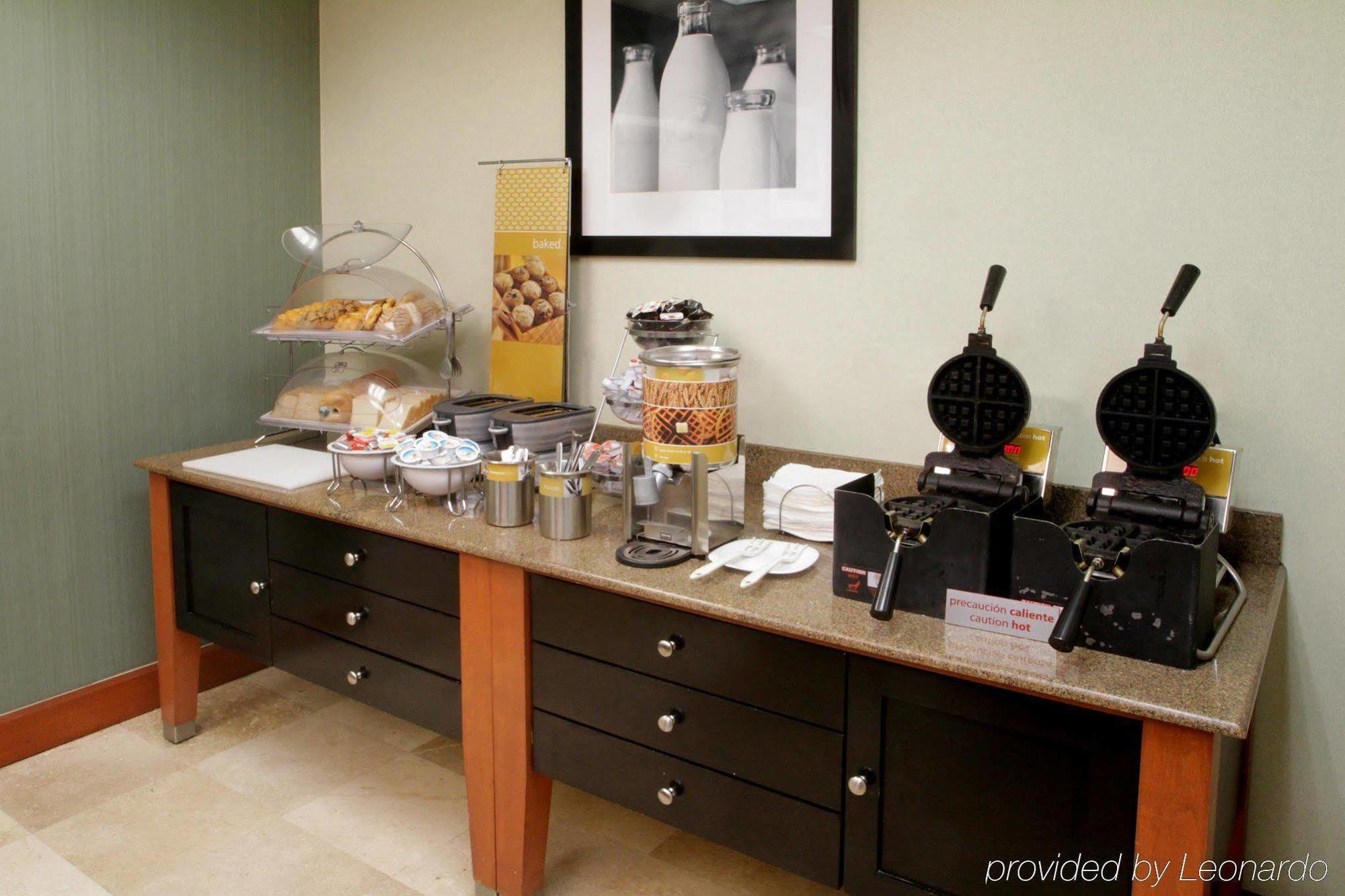 Hampton By Hilton Monterrey Galerias Obispado Экстерьер фото