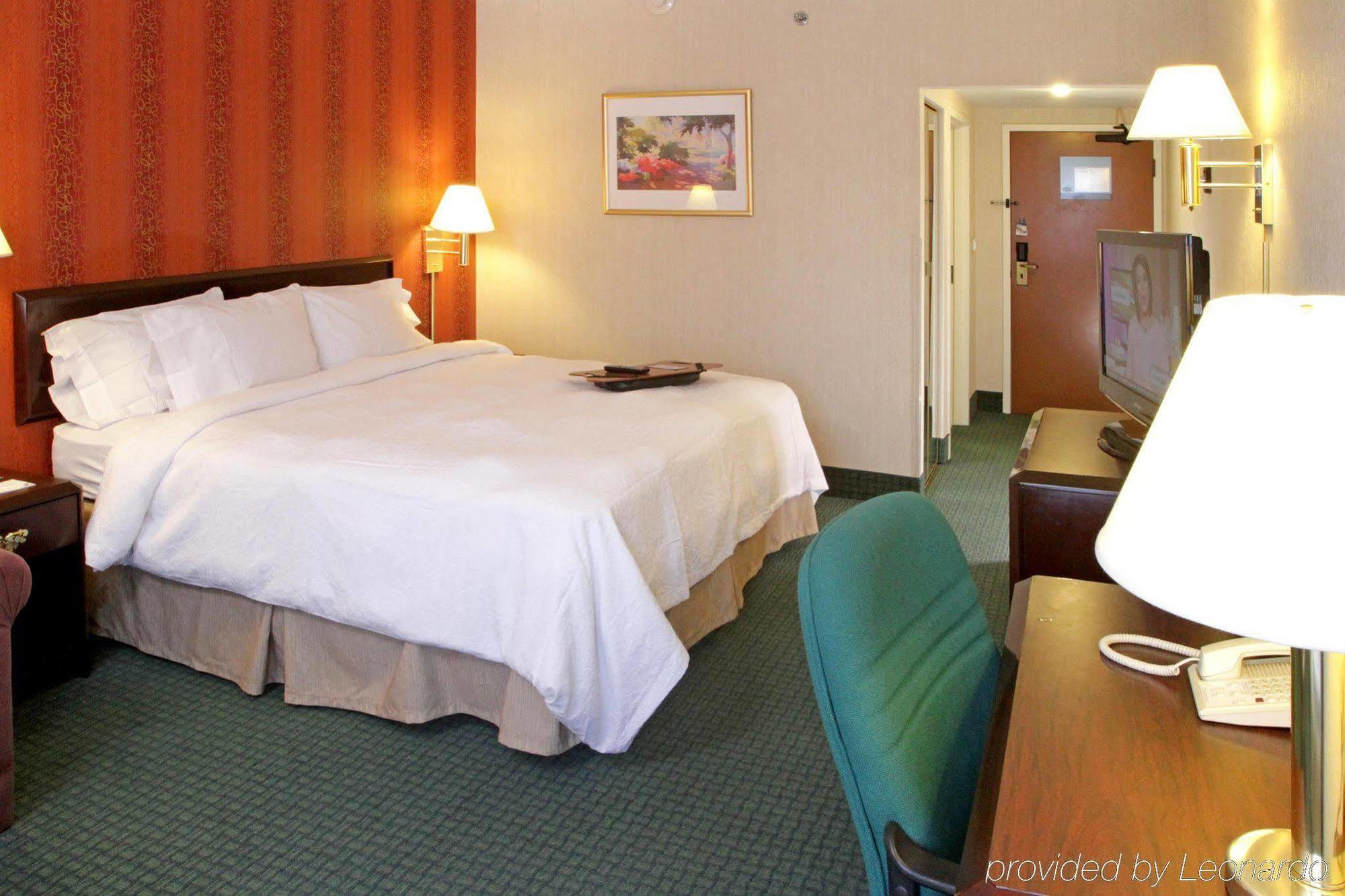 Hampton By Hilton Monterrey Galerias Obispado Экстерьер фото