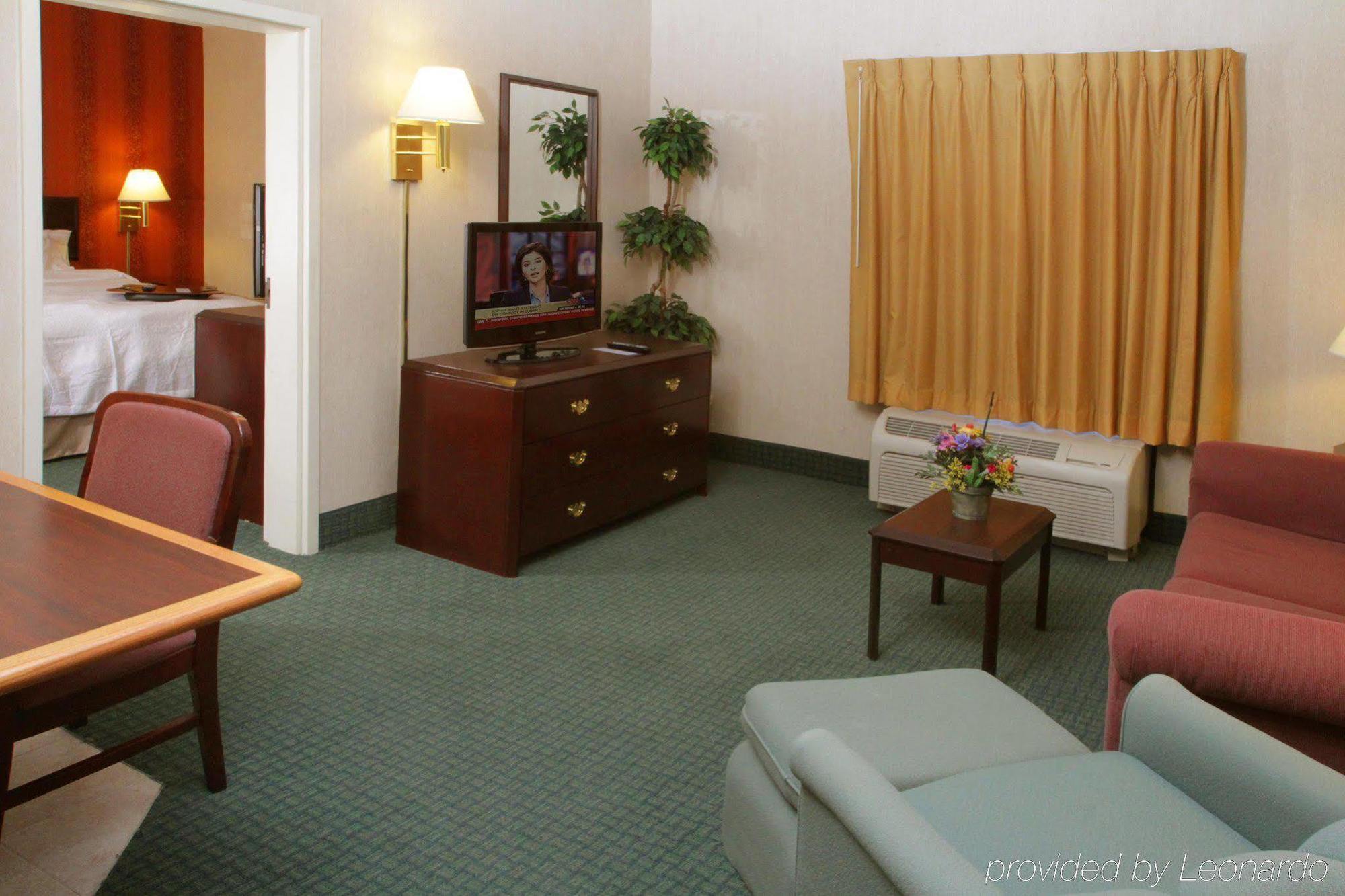 Hampton By Hilton Monterrey Galerias Obispado Экстерьер фото